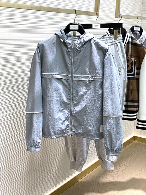 23新品!!トムブラウンジャケットスーパーコピーセットアップ ジャケットアウタースウェット パンツ