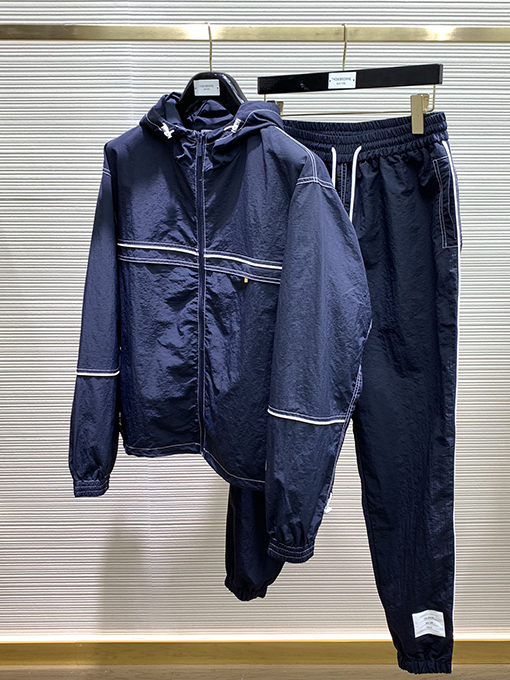 23新品!!トムブラウンジャケットスーパーコピーセットアップ ジャケットアウタースウェット パンツ