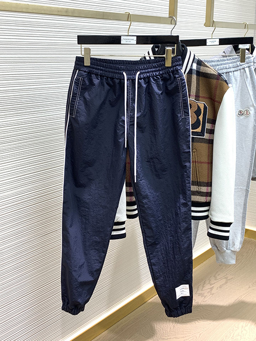 23新品!!トムブラウンジャケットスーパーコピーセットアップ ジャケットアウタースウェット パンツ