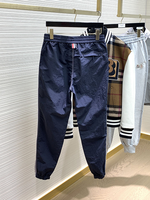 23新品!!トムブラウンジャケットスーパーコピーセットアップ ジャケットアウタースウェット パンツ