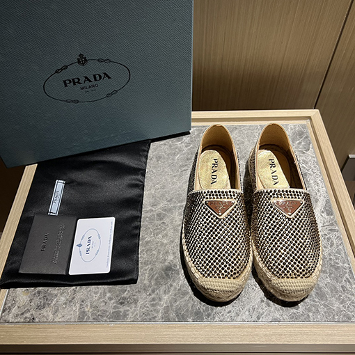 レディース!!プラダ スリッポンスーパーコピー  PRADA三角ロゴプレート