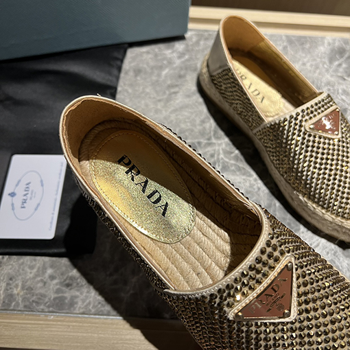 レディース!!プラダ スリッポンスーパーコピー  PRADA三角ロゴプレート