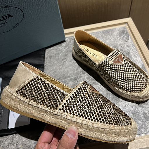 レディース!!プラダ スリッポンスーパーコピー  PRADA三角ロゴプレート