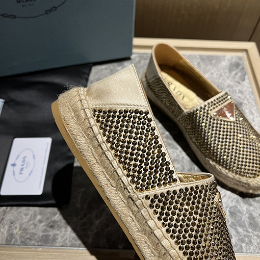レディース!!プラダ スリッポンスーパーコピー  PRADA三角ロゴプレート