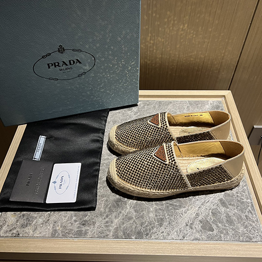 レディース!!プラダ スリッポンスーパーコピー  PRADA三角ロゴプレート