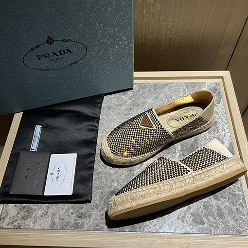 レディース!!プラダ スリッポンスーパーコピー  PRADA三角ロゴプレート
