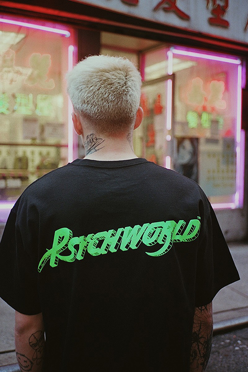 コラボ!! READYMADE X PSYCHWORLD 半袖スーパーコピー RM宇宙人半袖Tシャツ