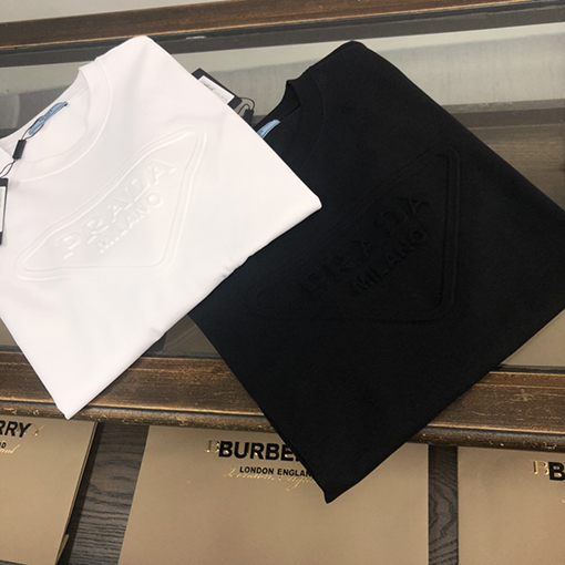 プラダ半袖Tシャツスーパーコピー PRADAロゴ立体感