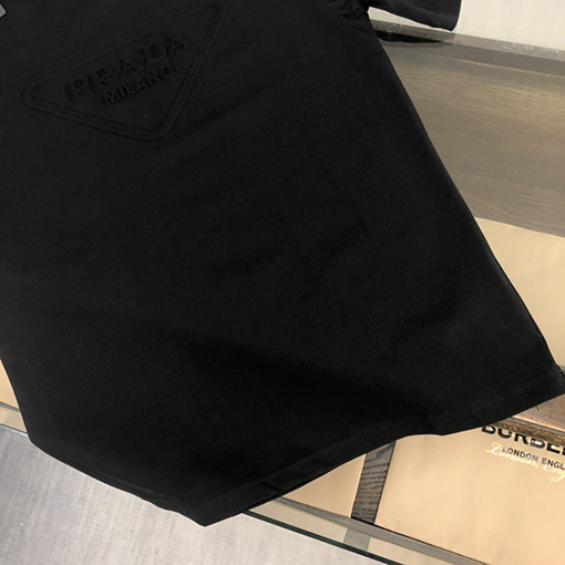 プラダ半袖Tシャツスーパーコピー PRADAロゴ立体感