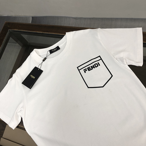 23新品!! フェンディ半袖Tシャツスーパーコピー FENDIロゴ