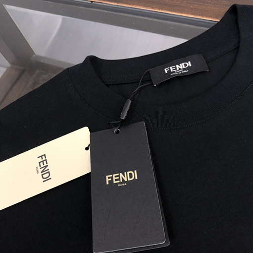 23新品!! フェンディ半袖Tシャツスーパーコピー FENDIロゴ