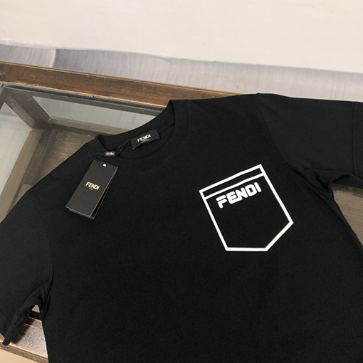 23新品!! フェンディ半袖Tシャツスーパーコピー FENDIロゴ