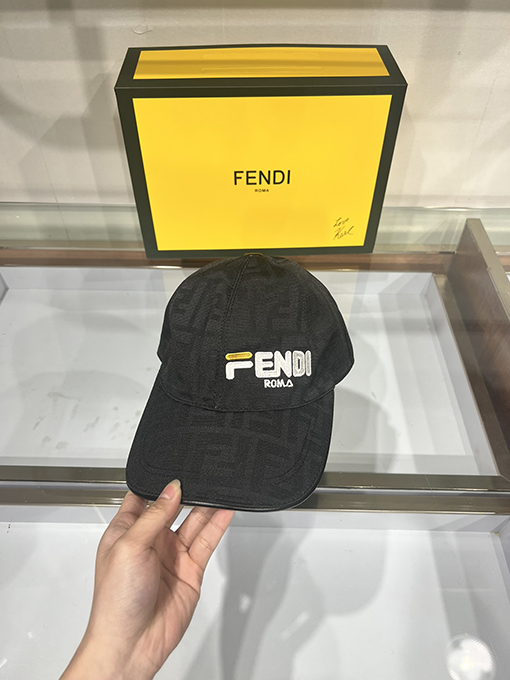 23新作!! フェンディ CAP 帽子 FENDI 人気 刺繍 帽子