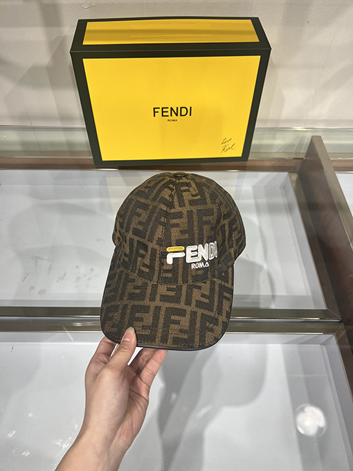 23新作!! フェンディ CAP 帽子 FENDI 人気 刺繍 帽子