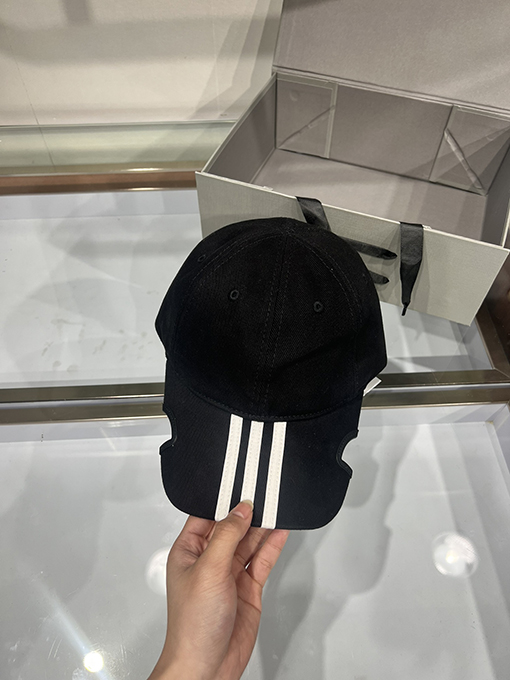 23新作!! バレンシアガ  CAP 帽子 balenciaga 刺繍 帽子