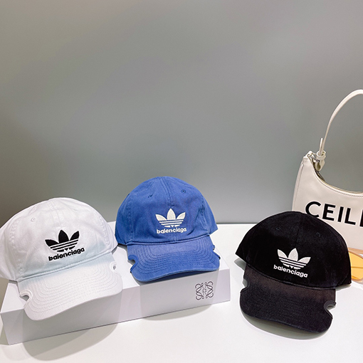 コラボ 23新作!! バレンシアガ x アディダス  CAP 帽子 balenciaga 刺繍 帽子
