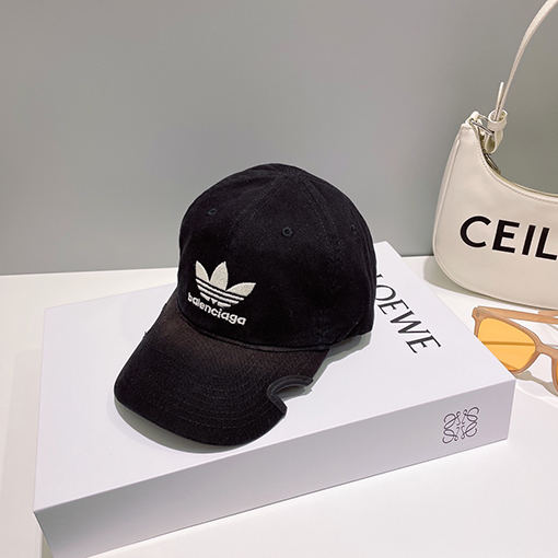コラボ 23新作!! バレンシアガ x アディダス  CAP 帽子 balenciaga 刺繍 帽子