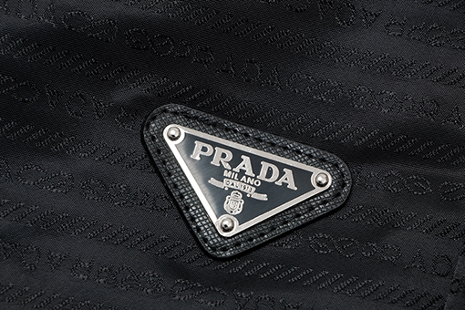 23新作!!  プラダ   ハーフパンツ  PRADA 三角ロゴプレート メンズ ショート ハーフパンツ