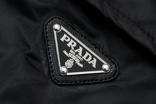 23新作!!  プラダ   ハーフパンツ  PRADA 三角ロゴプレート メンズ ショート ハーフパンツ