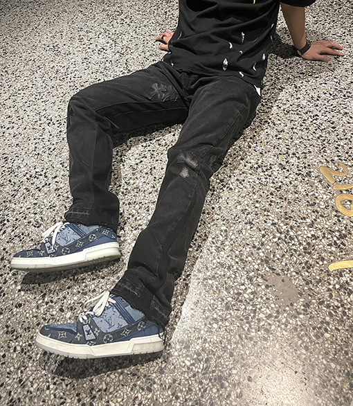 クロムハーツ デニムパンツ メンズファッションの通販