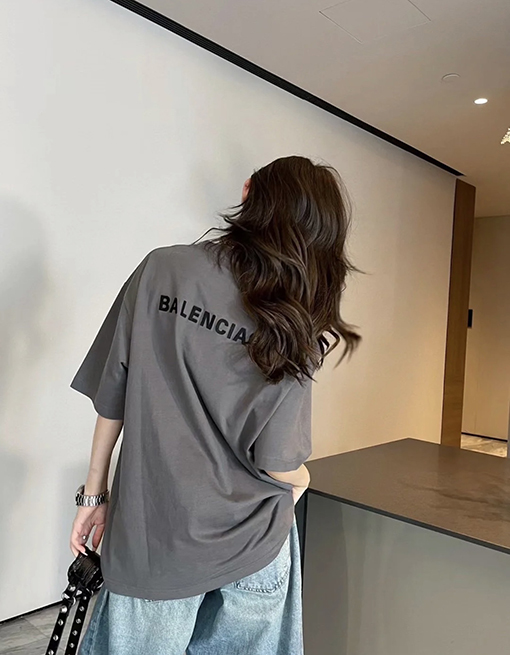 バレンシアガ  半袖  Tシャツ  BALENCIAGA 刺繍ロゴ