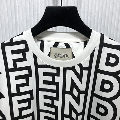 フェンディ半袖Tシャツ FENDI メンズレディース 半袖 Tシャツの通販