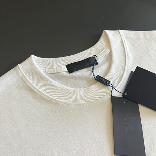 プラダ 半袖Tシャツスーパーコピー PRADA 三角ロゴプレート