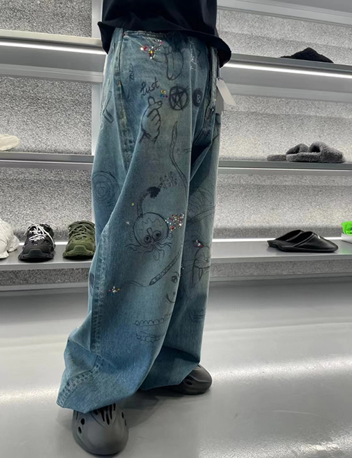 バレンシアガデニムパンツ スーパーコピーBALENCIAGA ロゴ プリント