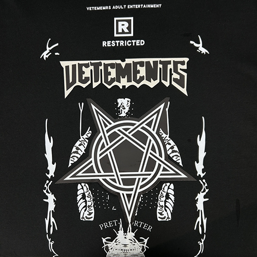 23新品!! ヴェトモン 半袖Tシャツスーパーコピー