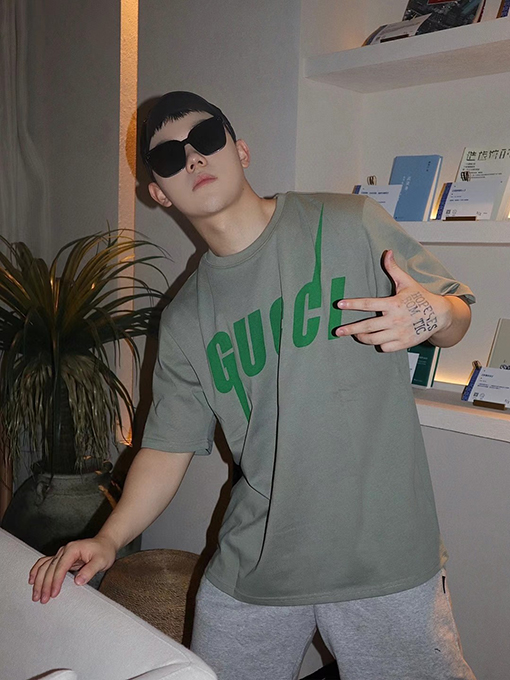 【大人気】グッチ半袖Tシャツ GUCCI  イナズマプリントポイント