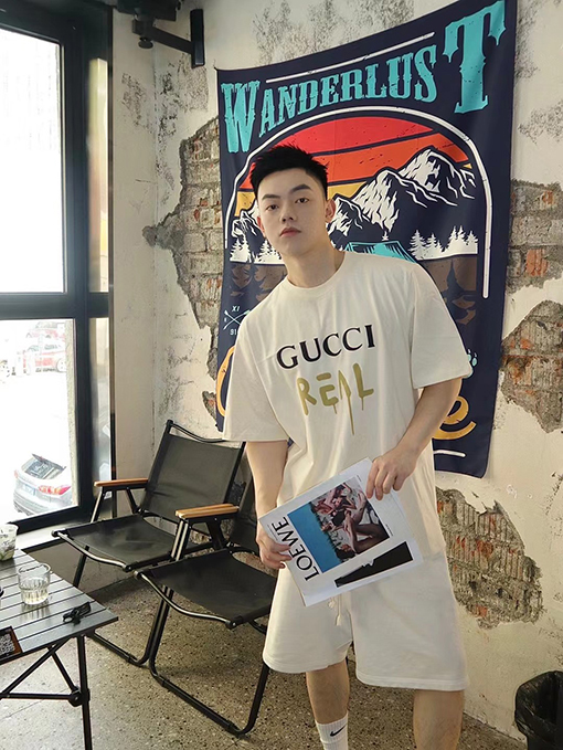 グッチ半袖Tシャツ  GUCCI プリント メンズファッション通販  2色