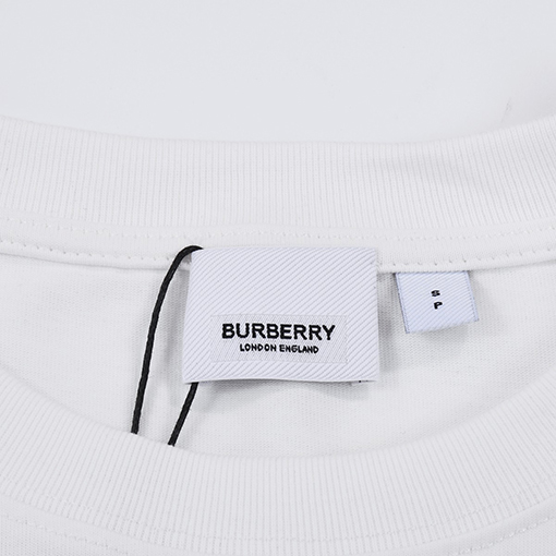 入荷!! バーバリー 半袖 スーパーコピー BURBERRY メンズレディース 半袖 Tシャツの通販