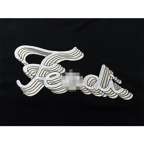 フェンディ　FENDI ロゴポイント　半袖Tシャツ