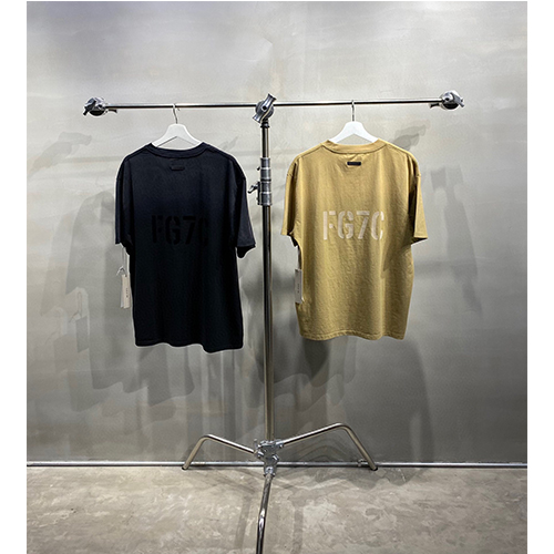 フィアオブゴッド プリント半袖Tシャツ FG7Cロゴポイント