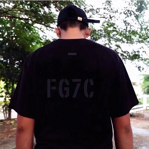 フィアオブゴッド プリント半袖Tシャツ FG7Cロゴポイント