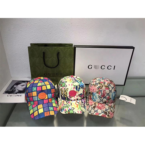 グッチ   CAP 帽子 カスタム感覚で楽しむ！アルファベット刺繍入りキャップ