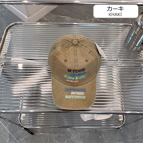 WE11DONE  CAP 帽子   オシャレなヘッドウェアの必須アイテム 刺繍入りダックビルキャップ