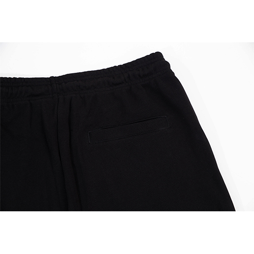 バーバリー  プリントショートパンツスーパーコピーの男性用コーディネート
