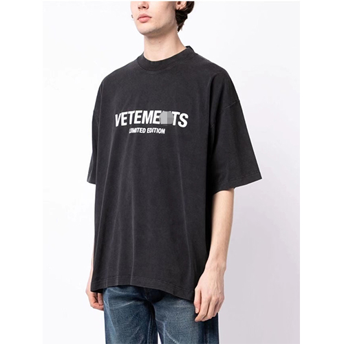 ヴェトモン ゆったりシルエットのアルファベットプリント半袖Tシャツコピー