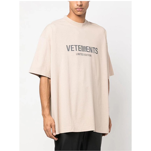ヴェトモン ゆったりシルエットのアルファベットプリント半袖Tシャツコピー