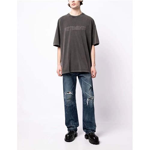 ヴェトモンコピー ルーズフィットのアルファベットプリントTシャツ