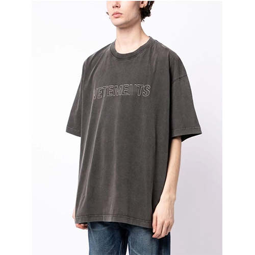 ヴェトモンコピー ルーズフィットのアルファベットプリントTシャツ