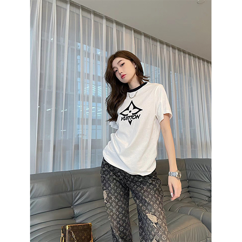 ヴィトン ユニークなプリント柄で個性をアピール 半袖Tシャツコピー