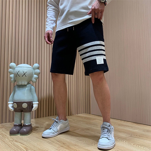 トムブラウン  スウェットパンツ  クラシック  THOM BROWNEスーパーコピー パンツ