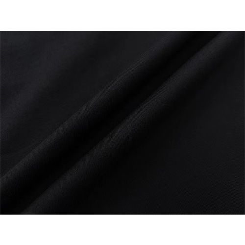 ジバンシイ 半袖Tシャツ  ネックラインのチェインポイント