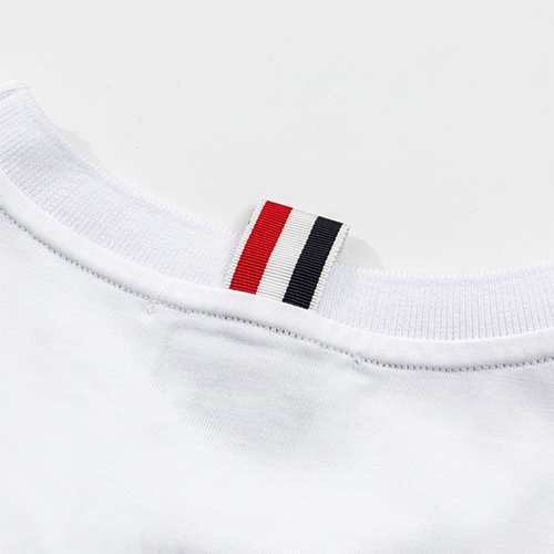 トムブラウン 半袖Tシャツ スーパーコピー  THOM BROWNE