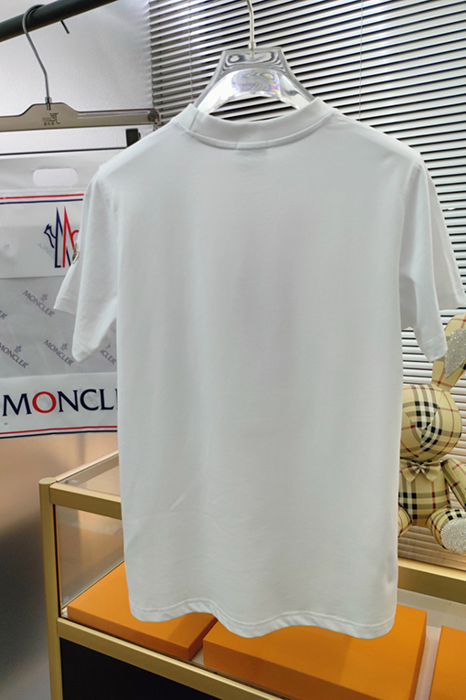 モンクレール 半袖Tシャツメンズレディース 半袖 Tシャツの通販