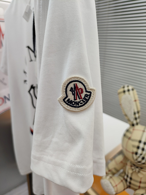 モンクレール 半袖Tシャツメンズレディース 半袖 Tシャツの通販