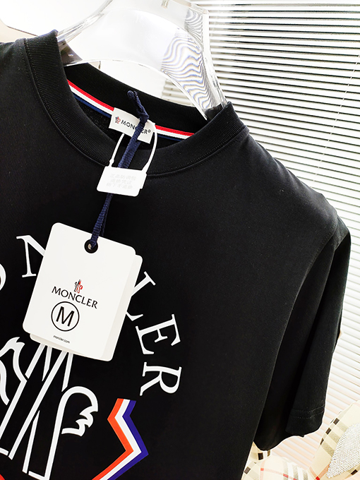 モンクレール 半袖Tシャツメンズレディース 半袖 Tシャツの通販