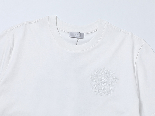 ディオール 五角星とCDの立体印刷が特徴のTシャツ